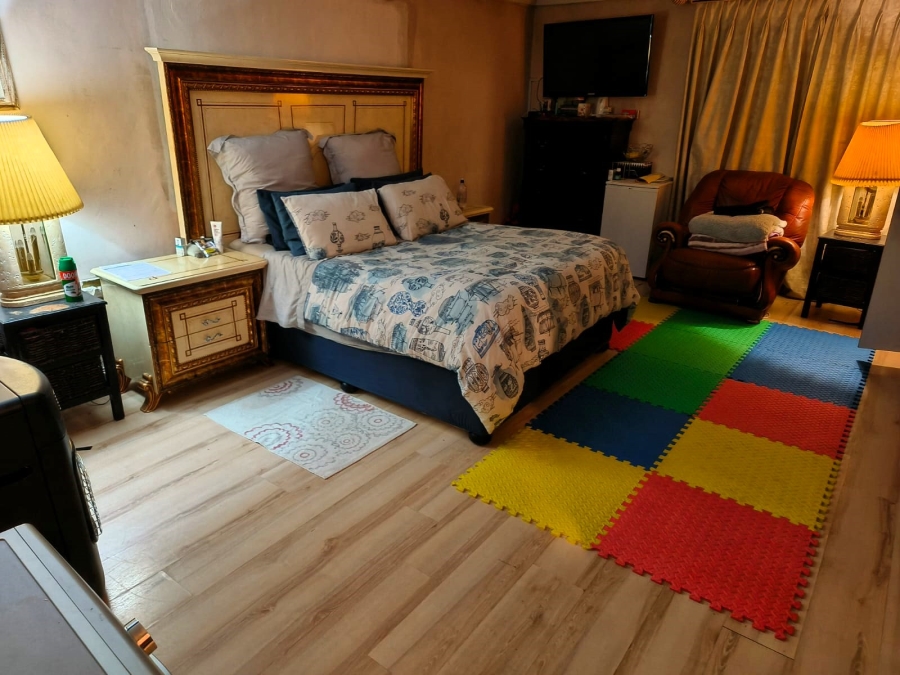 3 Bedroom Property for Sale in Mandela Park Western Cape